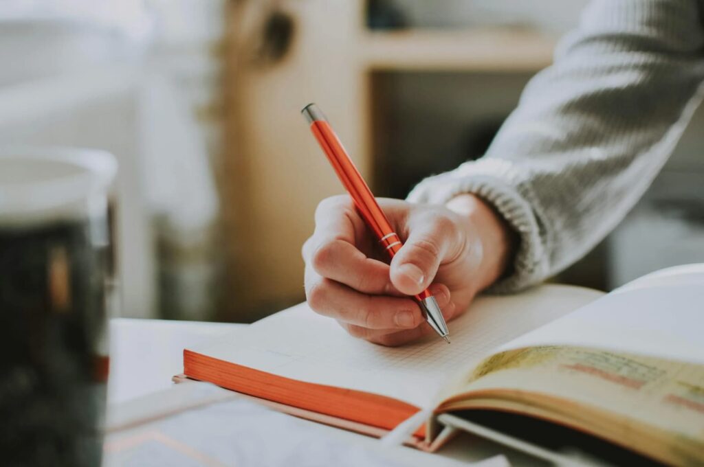 Onderzoek en creativiteit: Methodes voor het schrijven van een scriptie over kinderboeken